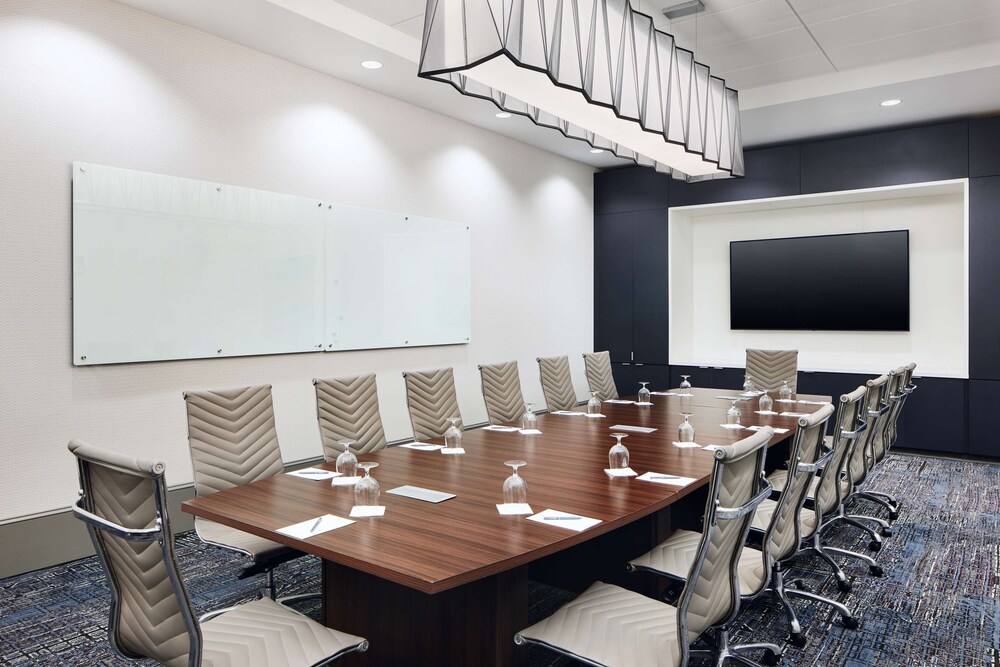 Embassy Suites by Hilton Atlanta Airport North - photo 43