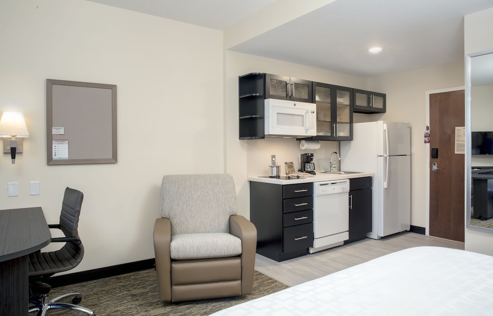 Candlewood Suites Miami Exec Airport Kendall by IHG - photo 7