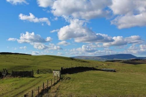 Rita’s Roost Lancs tranquil with amazing views — Burnley — photo 4