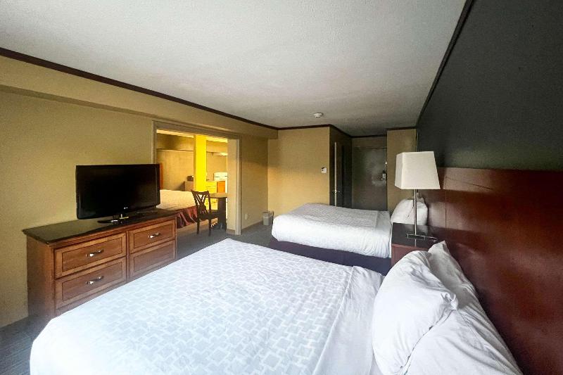 Days Inn by Wyndham Muskegon - photo 49