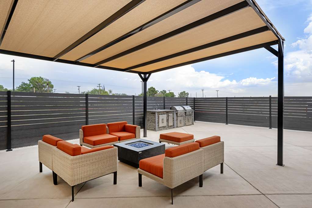 Best Western Plus Executive Residency Carlsbad Hotel - photo 9