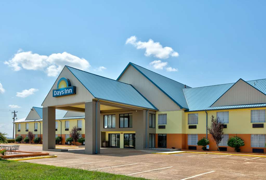 Days Inn by Wyndham Tunica Resorts - photo 2