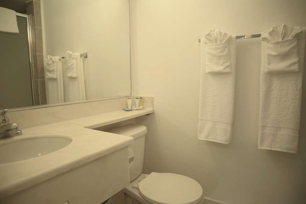 Travelodge by Wyndham Burbank Glendale - photo 8