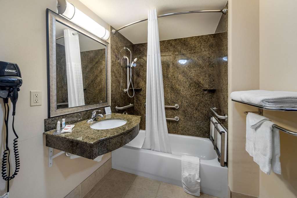Comfort Inn & Suites Perry I 35 - photo 16