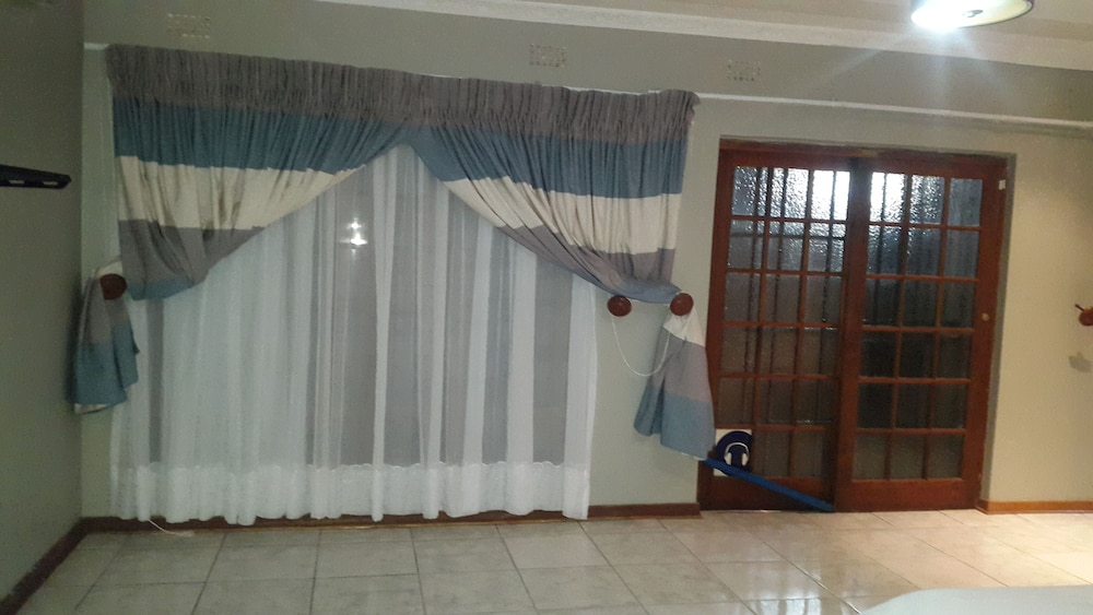 Tintech Bed & Breakfast — Francistown — photo 4