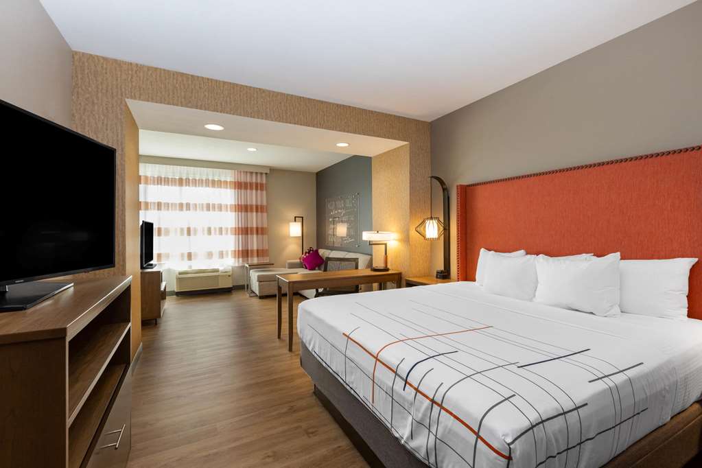 La Quinta by Wyndham Altoona Des Moines - photo 24