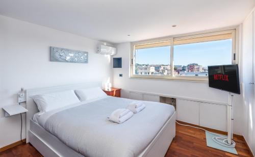 Vaticano Metro A Penthouse with AC Wi Fi e Netflix — 4-Star Luxury Hotel in Rome, Italy