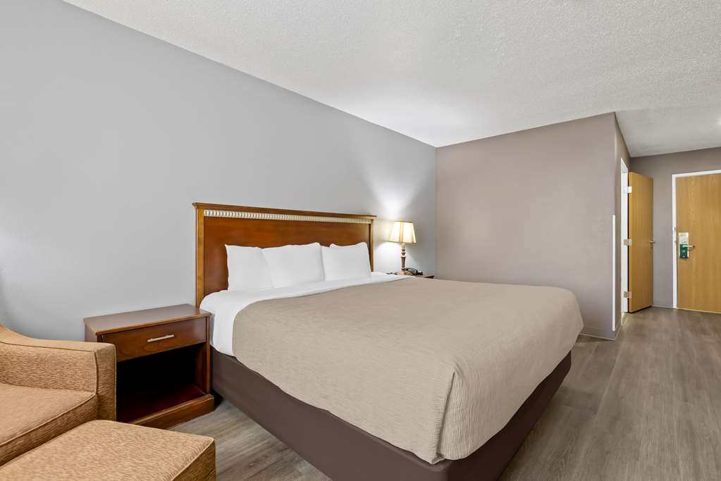Quality Inn near Monument Health Rapid City Hospital - photo 20