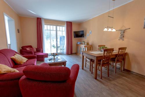 Villa Senta Apartment 1 — 4-Star Luxury Hotel in Ostseebad Kuehlungsborn, Germany