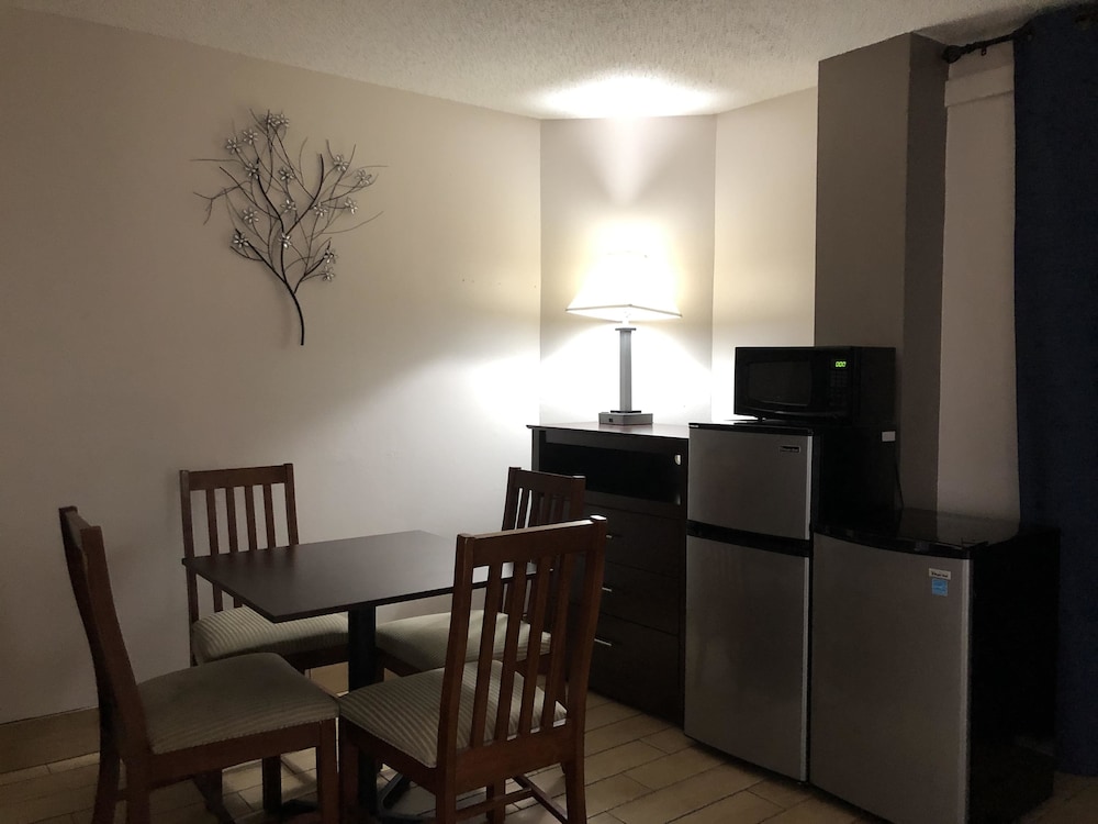 Sun Coast Inn - photo 14