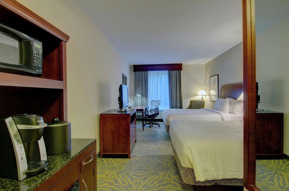 Hilton Garden Inn Norwalk - photo 23