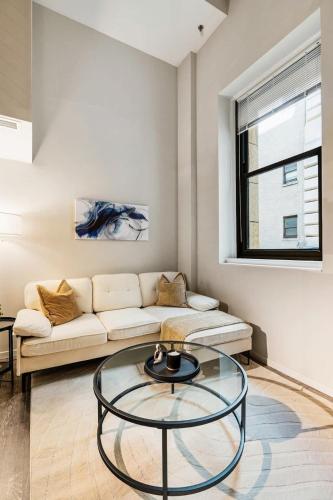 CBD OTR Pool Gym Free Parking 5 Mins to Stadiums — 4-Star Luxury Hotel in Cincinnati, United States