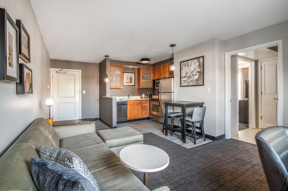 Residence Inn Phoenix Glendale Sports & Entertainment District - photo 21