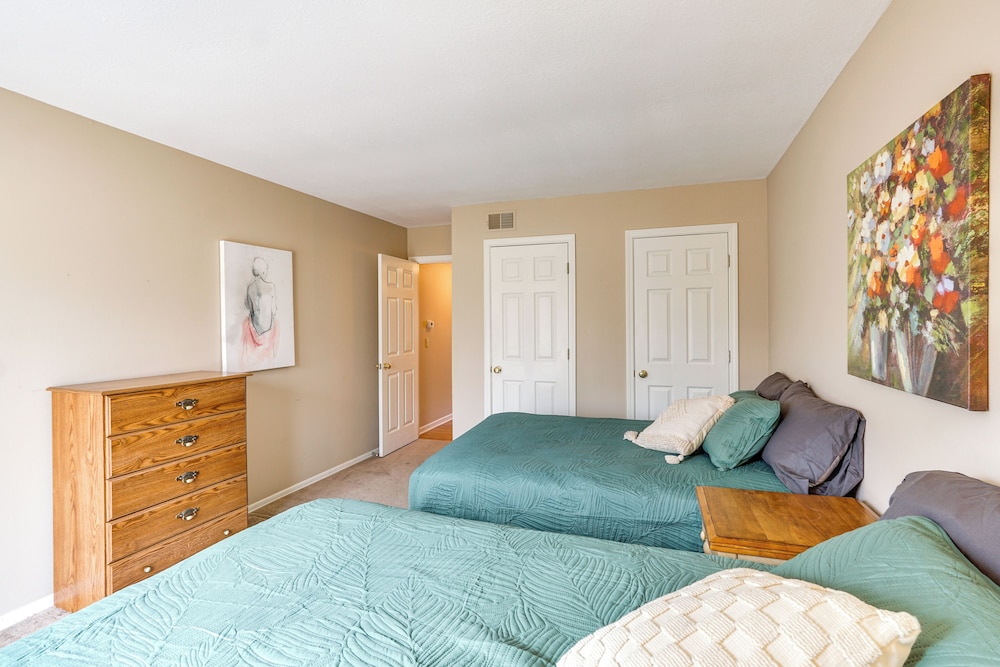 Lake Access & Resort Perks: Margaritaville Home - photo 10