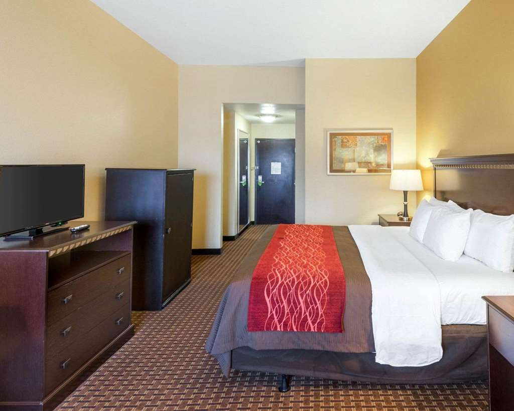 Comfort Inn & Suites Regional Medical Center - photo 14