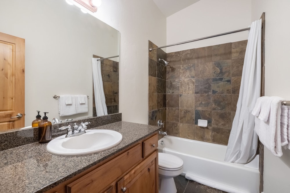 Douglas by Avantstay Charming Townhouse Mins From Deer Valley Resort - photo 20