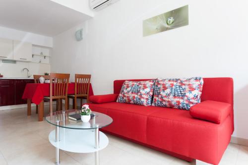 Apartment Chermesinus A57
