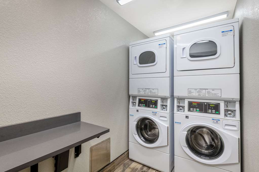 La Quinta Inn & Suites by Wyndham Anchorage Airport - photo 29
