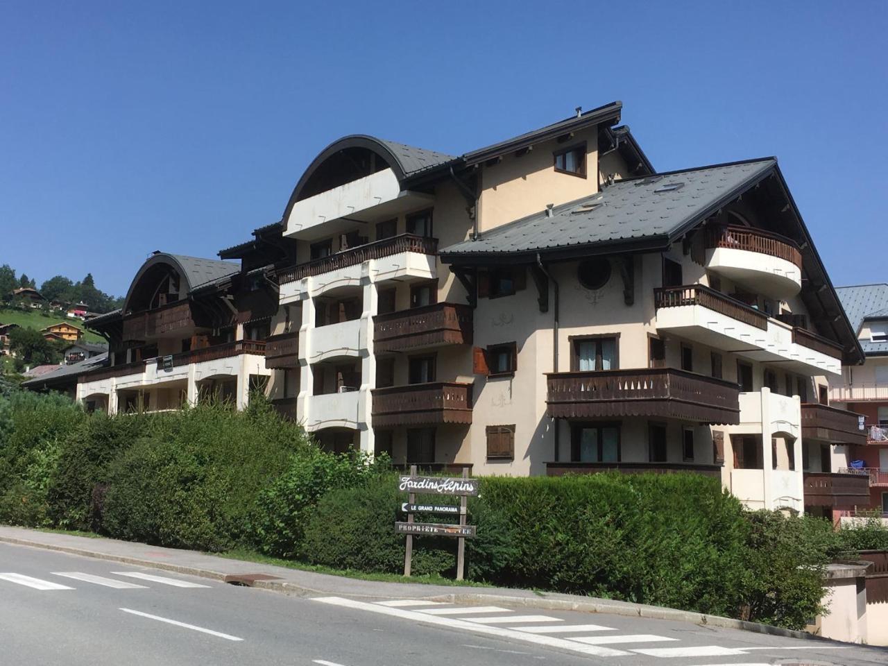 Les Jardins Alpins Apartment — 4-Star Luxury Hotel in Saint-Gervais-Les-Bains, France