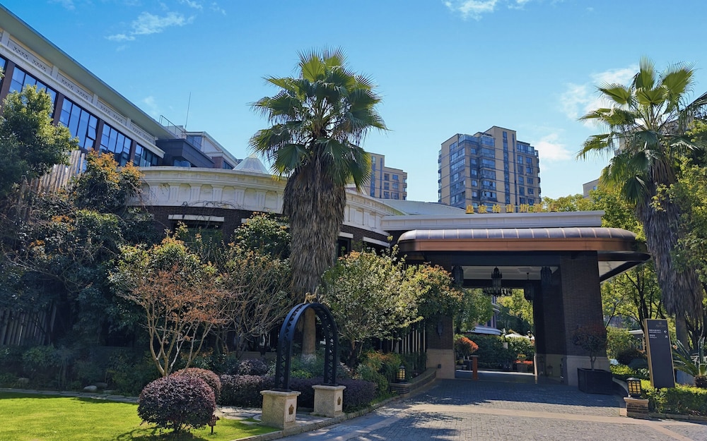 Royal Grace Hotel — 4-Star Luxury Hotel in Wuhan, People's Republic of China