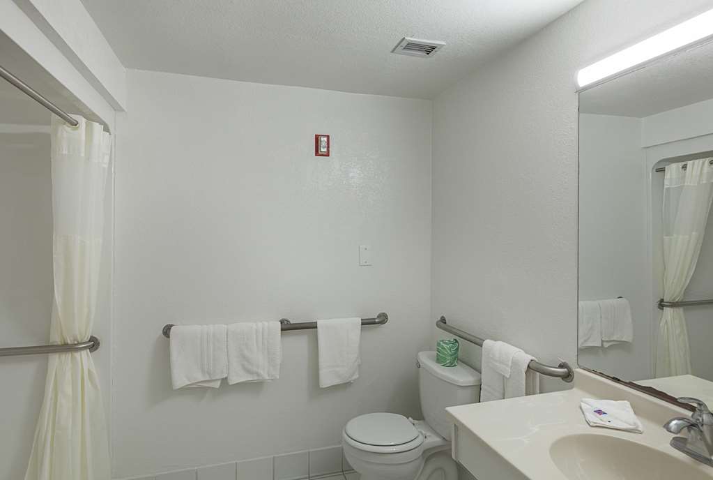 Motel 6 Bedford TX Fort Worth - photo 19