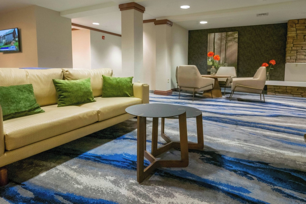 Fairfield Inn & Suites by Marriott Hazleton - photo 2