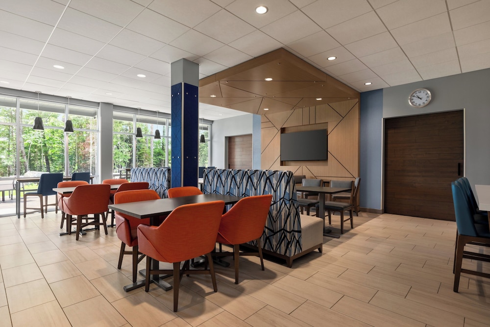 Holiday Inn Express and Suites Rhinelander by IHG - photo 50