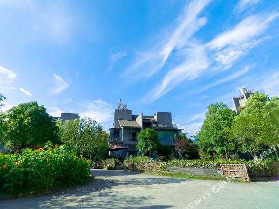 Dongjiang Lake City fish Utopia photography home in Tangdong, People's Republic of China