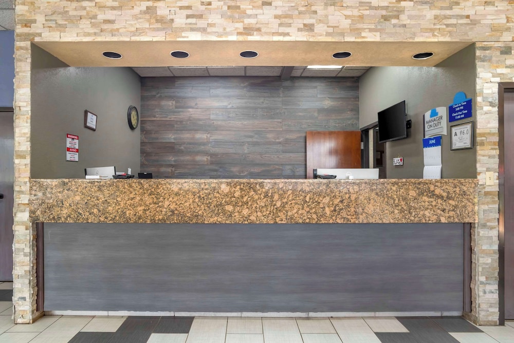 Days Inn by Wyndham Wilkesboro - photo 2