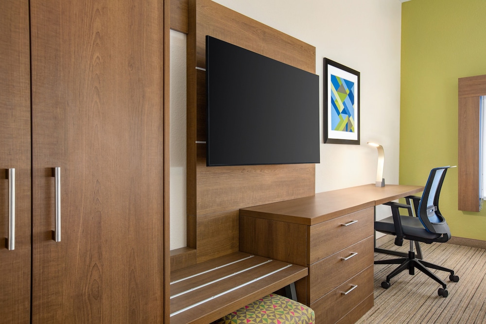 Holiday Inn Express Hotel & Suites Mission McAllen Area by IHG - photo 21