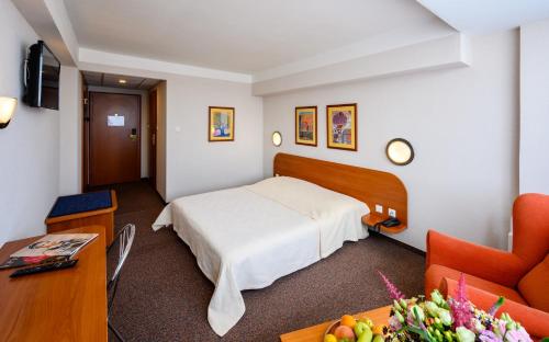 Hotel Lux — Banska Bystrica — photo 2