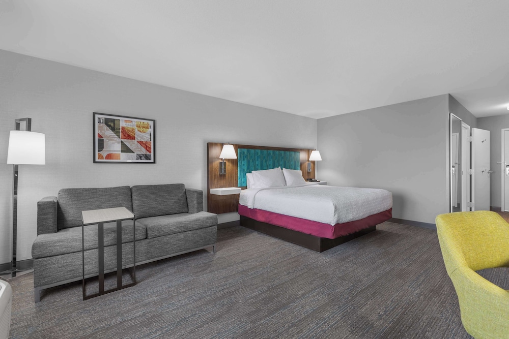 Hampton Inn Pendleton - photo 5
