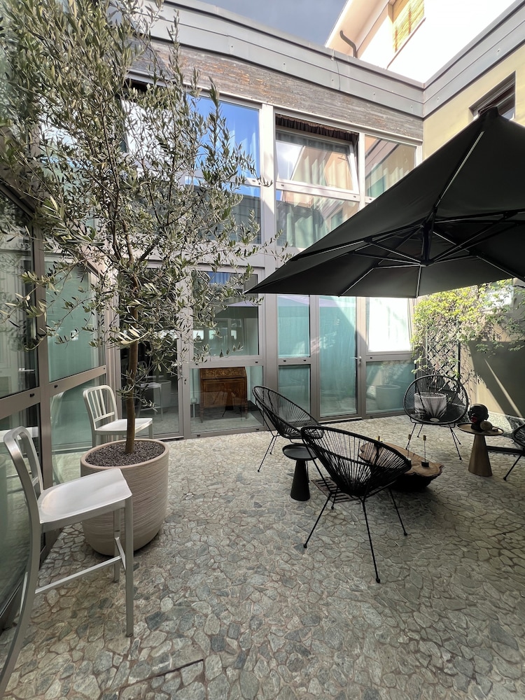 LoftDesign - carbon neutral hotel in Verona