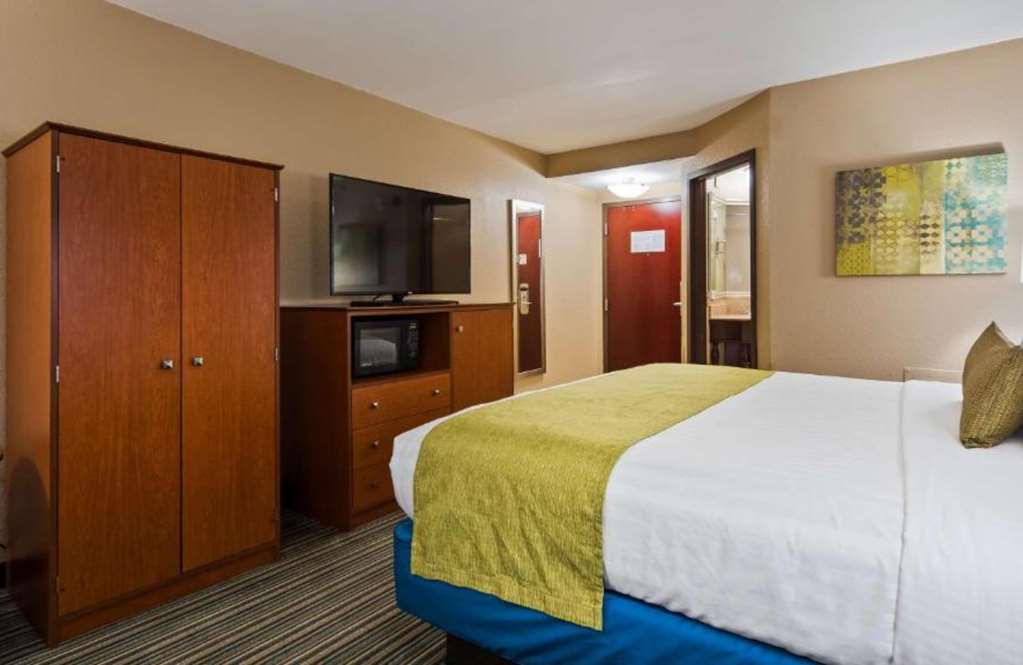 Best Western Eagles Inn - photo 17