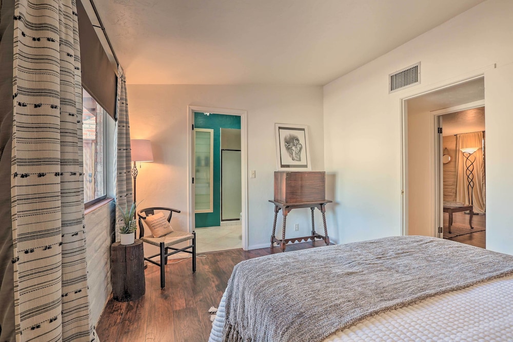 Tucson Oasis La Casa de las Palmas with Pool — 4-Star Luxury Hotel in Tucson, United States
