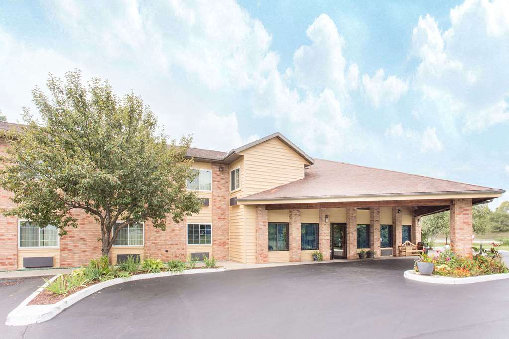 Baymont by Wyndham Muskegon - carbon neutral hotel in Muskegon
