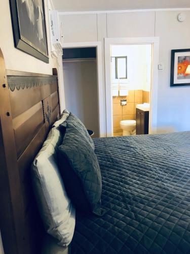 Pine View Motel - photo 18