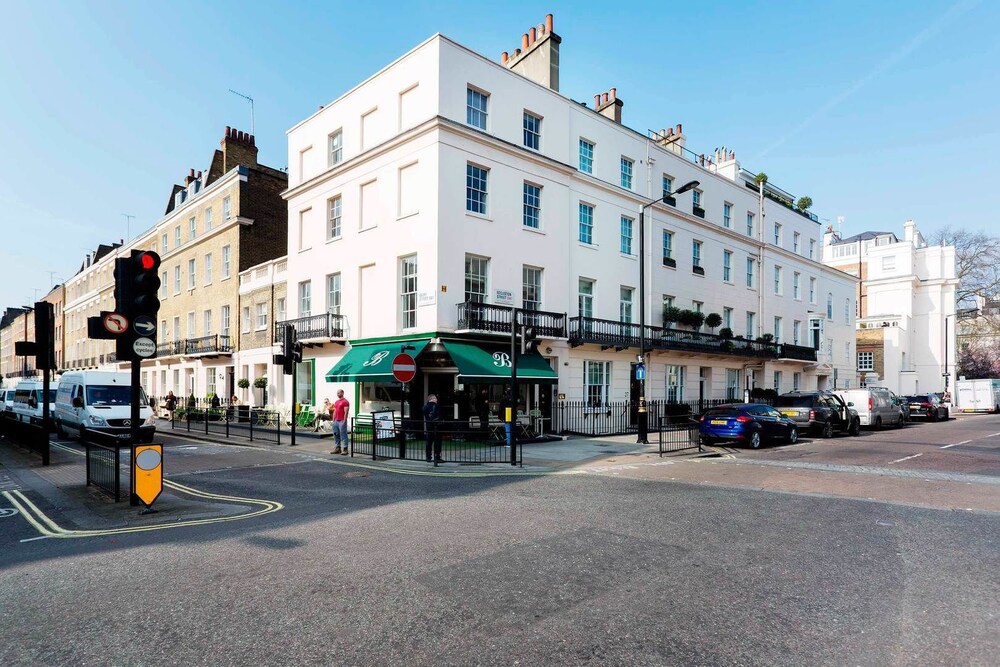 Veeve Belgravia Mews — 4-Star Luxury Hotel in London, United Kingdom