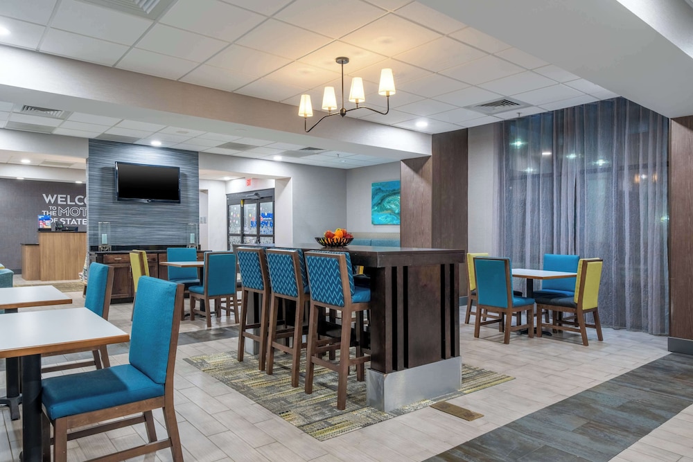 Hampton Inn Dahlgren - photo 2