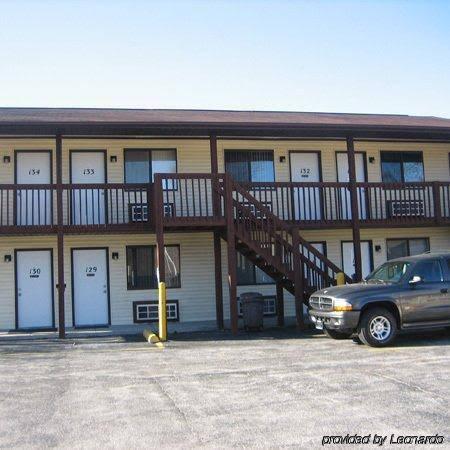 Economy Inn & Suites Cedar Lake - featured photo