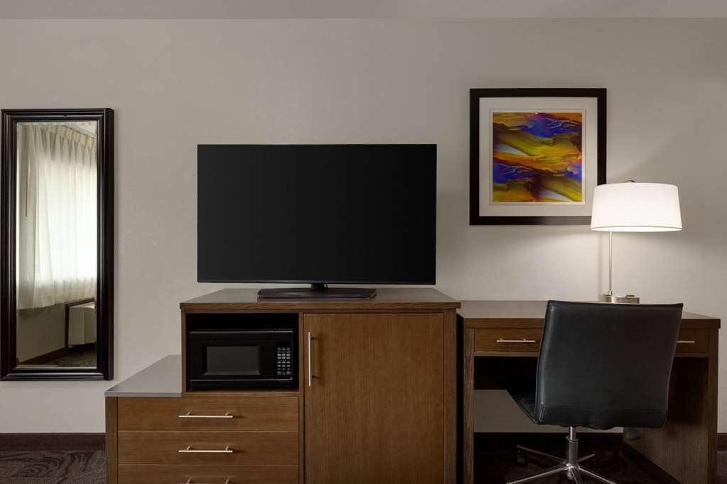Super 8 by Wyndham Eureka - photo 20