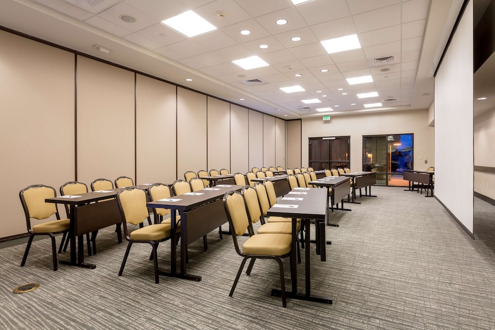 Hampton Inn & Suites San Diego Poway - photo 33