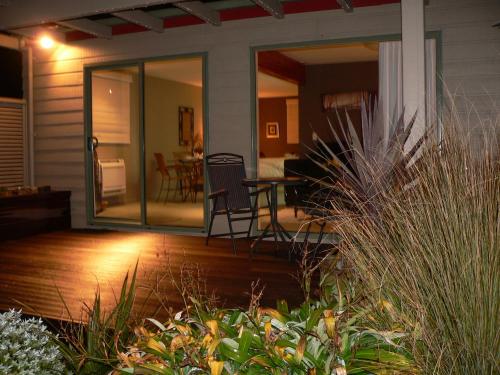 Molyneux House — 4-Star Luxury Hotel in Queenstown, New Zealand