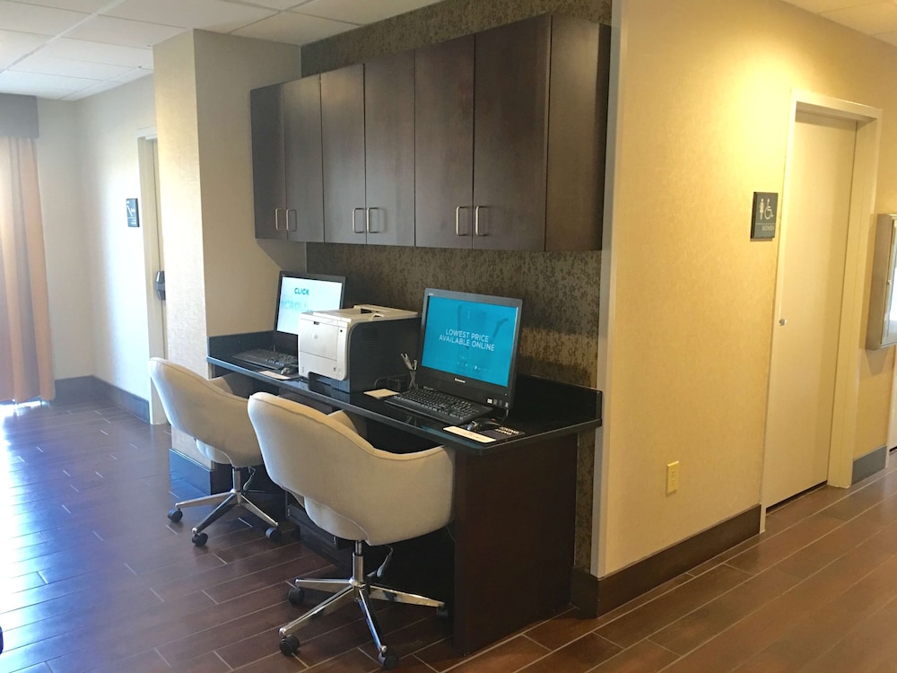 Hampton Inn Sevierville - photo 47