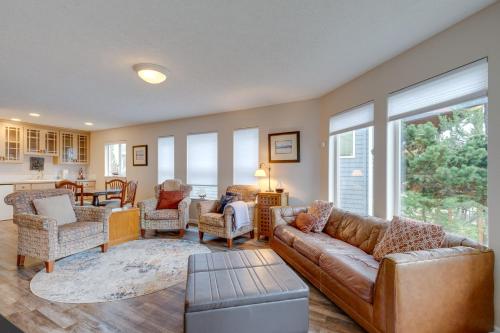 Oceanside Beach Home with 180 Degree Views — 4-Star Luxury Hotel in Oceanside, United States