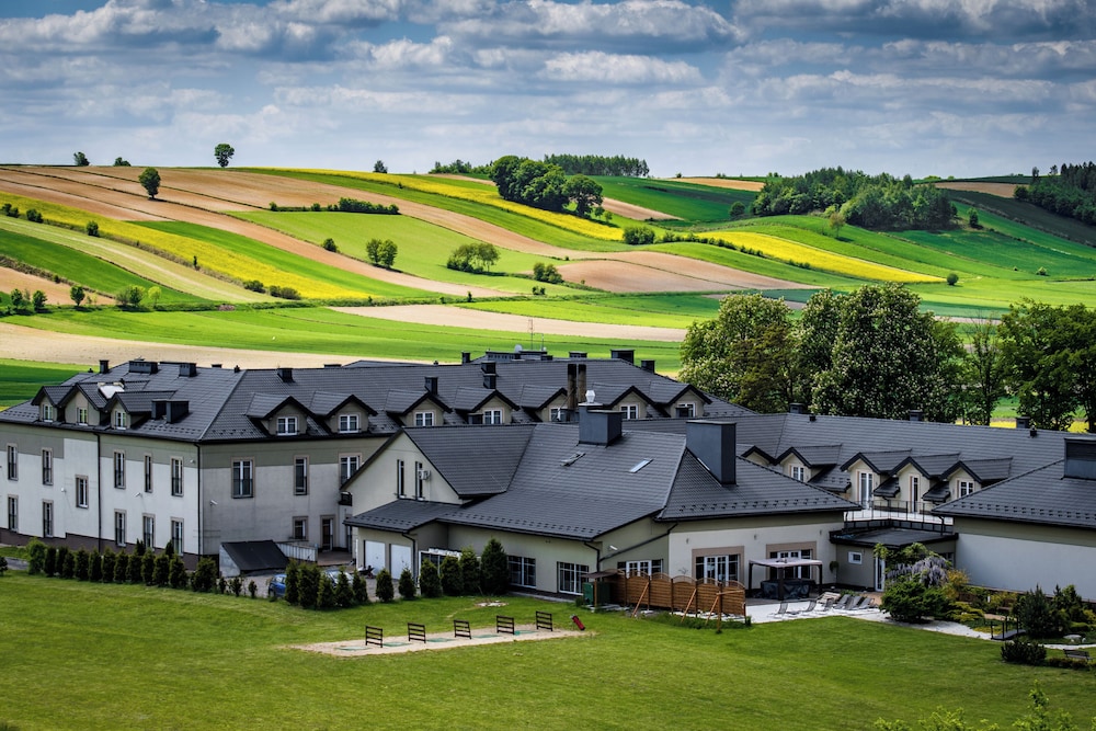 Dosłońce Resort Wellness & Farm — 4-Star Luxury Hotel in Raclawice, Poland