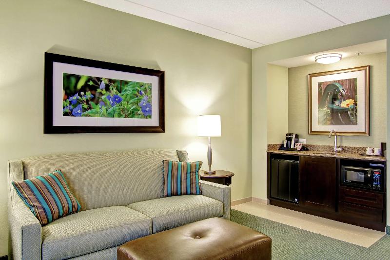 Hilton Garden Inn Woodbridge - photo 18