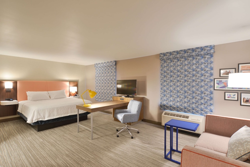 Hampton Inn & Suites Menomonie UW Stout - photo 17
