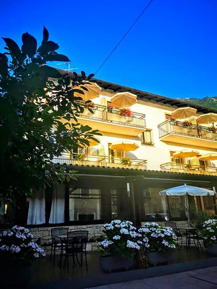 Albergo Al Pescatore — hotel in Brenzone