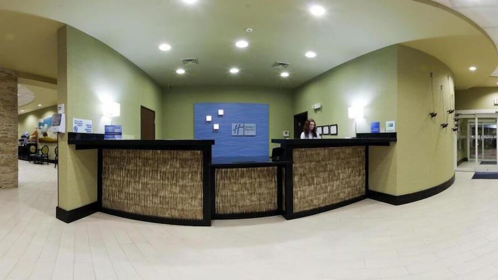 Holiday Inn Express Hotel & Suites Waycross by IHG - photo 6